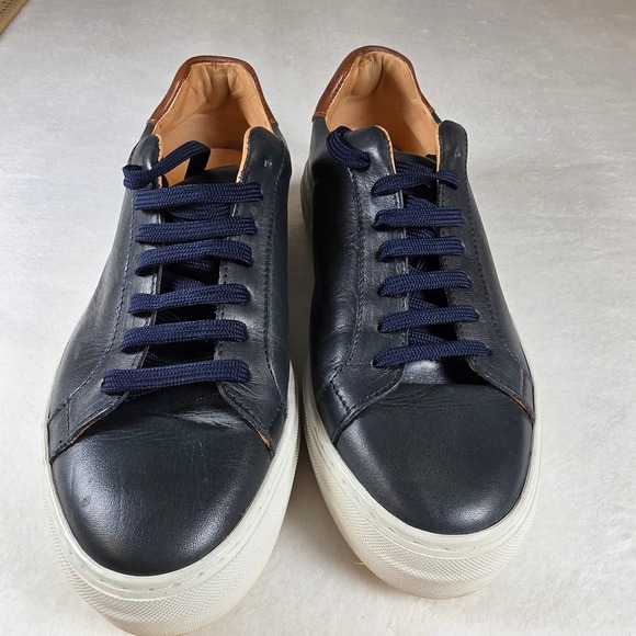 Celtic & Co Other - Celtic & Co Navy Leather Low Top Sneakers Tan Heel Tab Men 41 White Sole Trainer